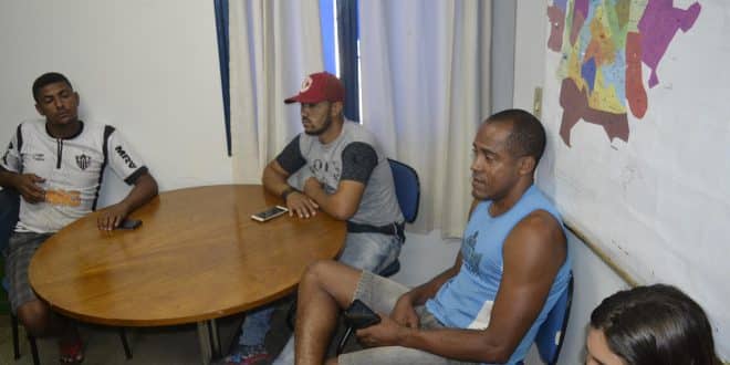 Vendedores ambulantes na reunião