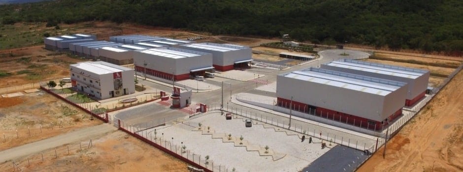 Em parceria com o Governo do Estado, a Prefeitura Municipal de Espinosa também está realizando obras de infraestrutura no Distrito Industrial