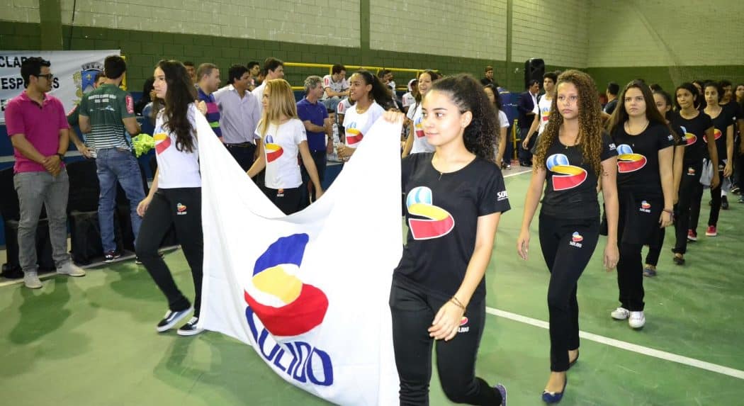 Centenas de alunos participam da abertura do JEMG em Montes Claros