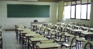 Montes Claros - Servidores estaduais da Educação entram em greve por tempo indeterminado