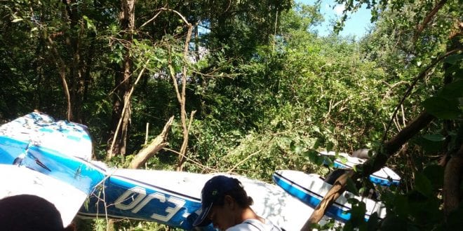 Aeronave da FAB faz pouso de emergência no bairro São Geraldo II em Montes Claros