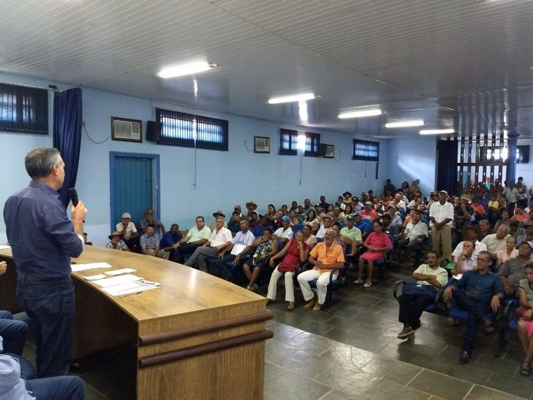 Entrega de crédito em Montalvânia. Durante os dois mandatos, a ação parlamentar do deputado Zé Silva garantiu o investimento de cerca de R$ 246 milhões, beneficiando diretamente os agricultores familiares do Norte de Minas.