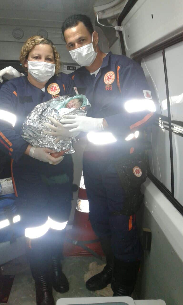 Bebê nasce dentro de ambulância do SAMU no Norte de Minas