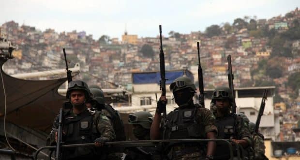 Exército está na favela da Rocinha