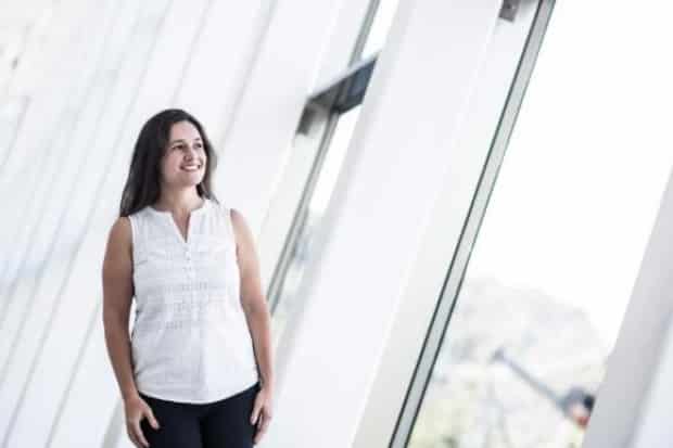 Rafaela Ferreira, professora da Universidade Federal de Minas Gerais, ganhou prêmio da Unesco, que reconhece o trabalho de mulheres cientistas que mais se destacaram em 2017
