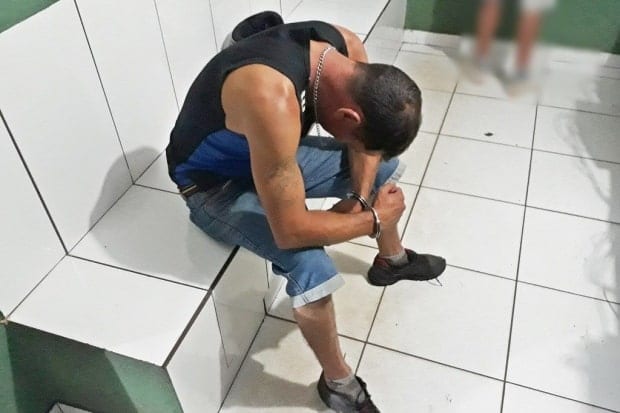 Homem é preso após estuprar a prima adolescente e bater nos familiares dela em Patos de Minas