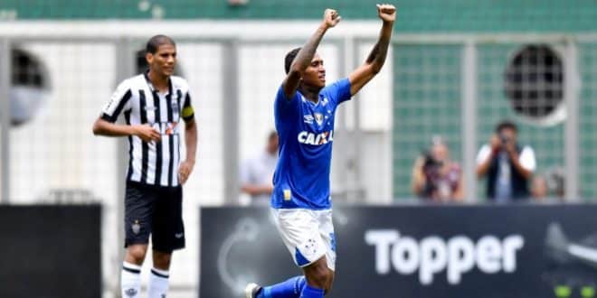 Raniel marcou o único gol do jogo, mas foi sacado por Mano após expulsão do Edilson