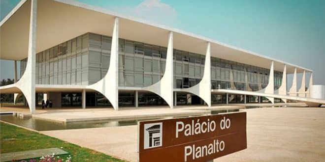 Eleição presidencial é vista com pessimismo por 44% dos brasileiros e 20% estão otimistas, aponta pesquisa