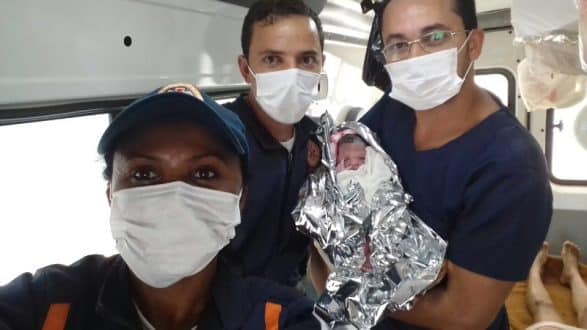 Mulher dá a luz em ambulância no Norte de Minas
