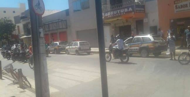 Marido idoso atira em esposa dentro de uma loja no Norte de Minas