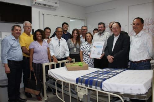 Irmandade Nossa Senhora das Mercês entrega quarto humanizado na Santa Casa de Montes Claros