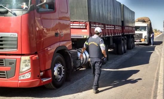 DEER/MG dá orientações de viagem aos motoristas para o feriado