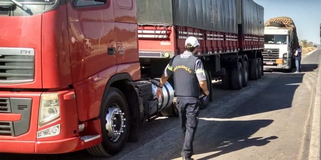 DEER/MG dá orientações de viagem aos motoristas para o feriado