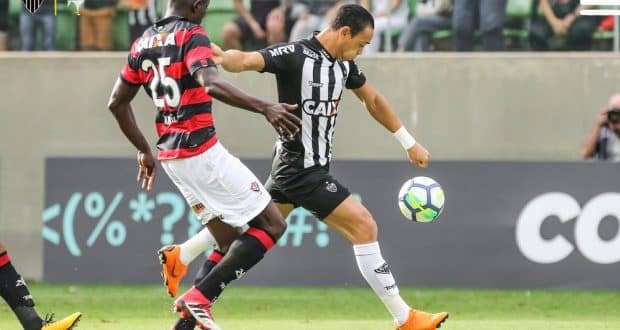 Ricardo Oliveira marcou um dos gols do Atlético sobre o Vitória