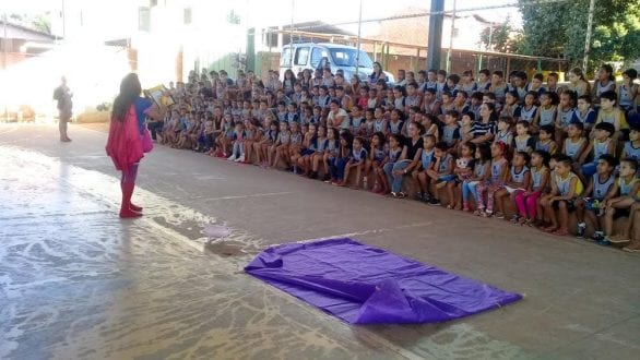 Escola Municipal de Montes Claros recebe espetáculo teatral