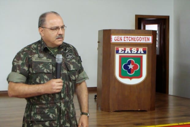 "Não vejo militar, Forças Armadas, pensando nisso", garante Etchegoyen