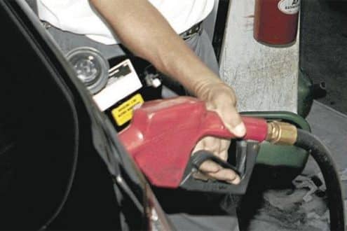 Gasolina sobe em 25 Estados e no Distrito Federal