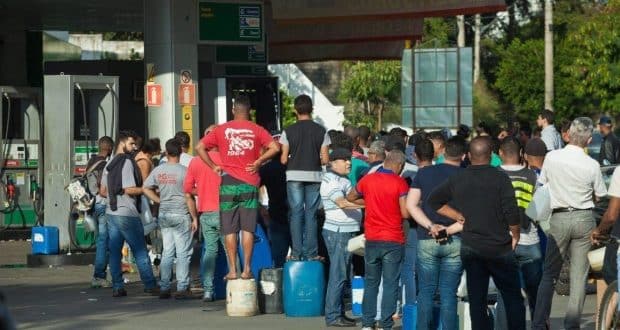 A crise no abastecimento de combustíveis que afeta todo o Brasil tem sido um dos assuntos mais comentados nas redes sociais