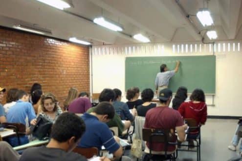 Contratos do Fies precisam ser renovados todo semestre