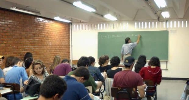 Contratos do Fies precisam ser renovados todo semestre