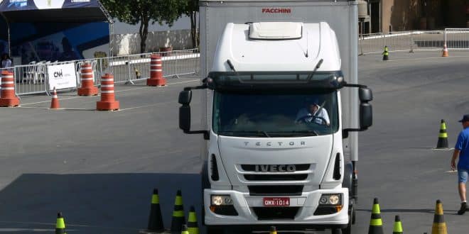 Motoristas de Montes Claros classificam-se para a final da Gincana do Caminhoneiro