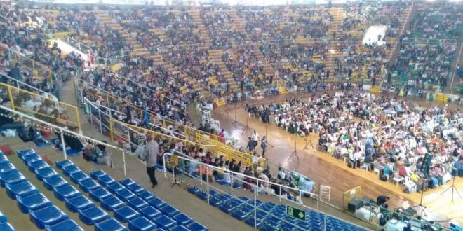 Testemunhas de Jeová realizam congresso anual no Ginásio Poliesportivo em Montes Claros
