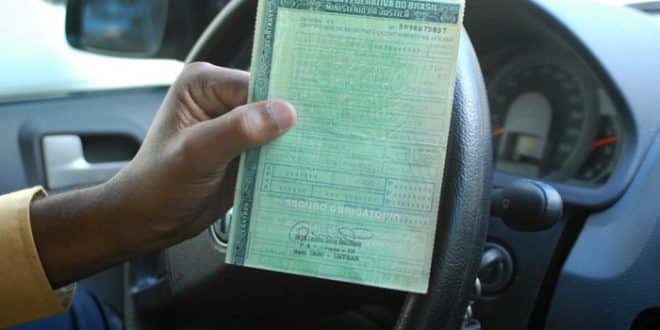 Em Minas Gerais, débitos de veículos com finais de placas de 1 a 5 devem ser regularizados até 30 de junho