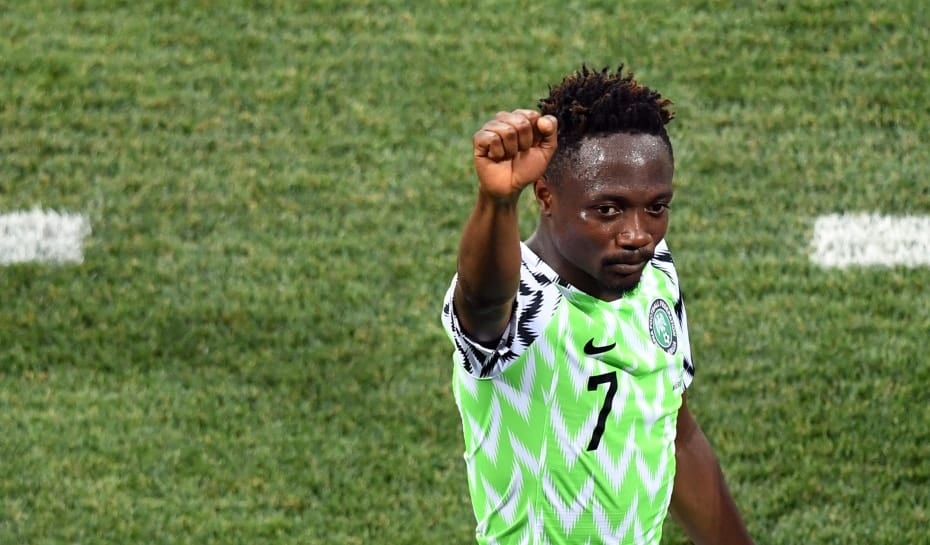 Musa comemora um dos gols marcados na vitória da Nigéria sobre a Islândia