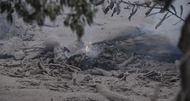 Erupção arrasou vários povoados com uma avalanche de lama e cinza incandescente