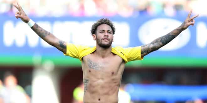Brasileiros se mostram confiantes no hexacampeonato e no atacante Neymar
