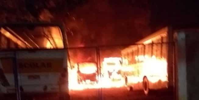 Ônibus e carros são incendiados em pelo menos 16 cidades de Minas em menos de 24 horas