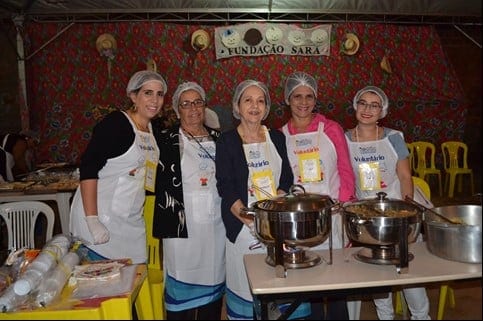 Equipe de voluntários Fundação Sara