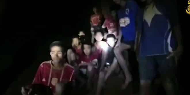 Meninos presos em caverna na Tailândia vão receber aulas de mergulho