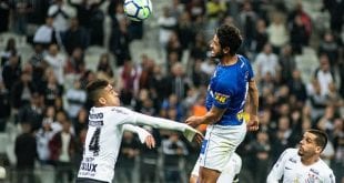 Cruzeiro vacila, perde para o Corinthians e interrompe série de vitórias