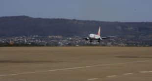 Avião aterrissa de barriga no aeroporto de Montes Claros