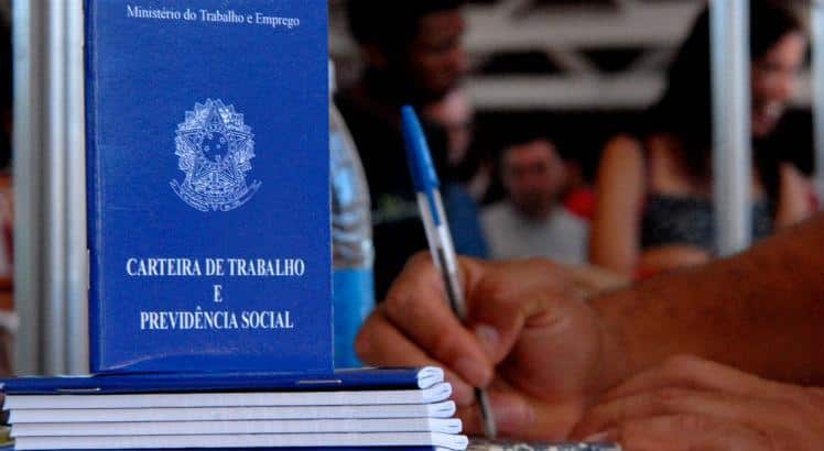 Carteiras de trabalho poderão ser emitidas em agências dos Correios