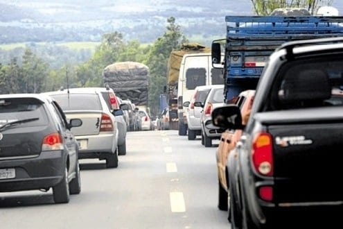 Ao menos 50 mil veículos estão irregulares em Montes Claros