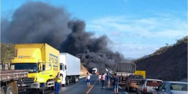Grave acidente deixa ao menos um morto na BR-251 em Francisco Sá