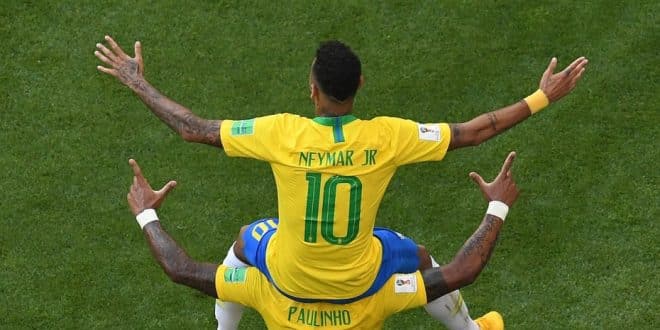 Neymar comemora gol da seleção brasileira em duelo com o México