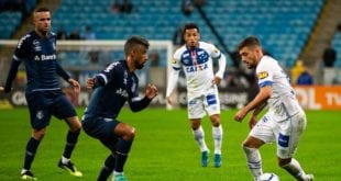 Cruzeiro não conseguiu segurar a vitória contra o Grêmio, em Porto Alegre