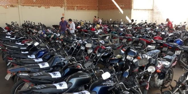 Detran-MG disponibiliza 311 motos e 71 carros para leilão em Montes Claros