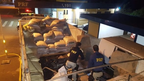 Polícia Rodoviária Federal apreende mais de duas toneladas de maconha na BR-262