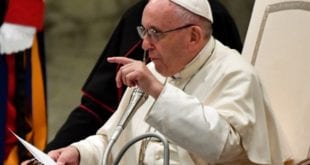 Francisco pediu perdão pela dor sofrida pelas vítimas e disse que os católicos devem se envolver em qualquer esforço para erradicar o abuso e seu acobertamento