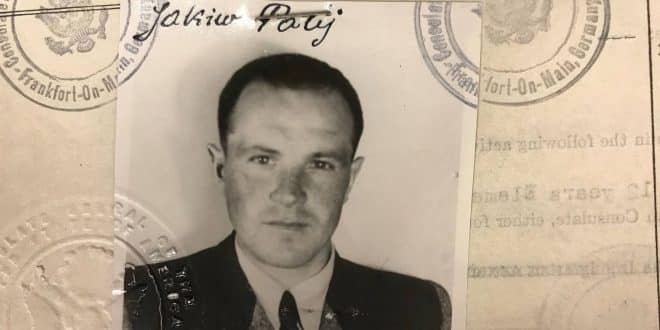 Fotografia do visto fornecido pelos EUA em 1949 a Jakiw Palij, antigo guarda nazista. EFE