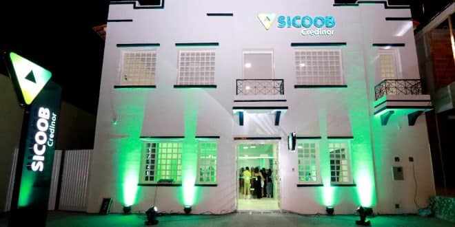 O Sicoob Credinor inaugurou as novas instalações no município de Januária.