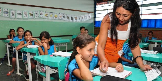 A Prefeitura de Montes Claros irá lançar o edital do concurso público que vai preencher 1.012 vagas em cargos efetivos na área da Educação.