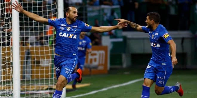 Copa do Brasil - Cruzeiro derruba Palmeiras com um a menos em SP e arranca à frente