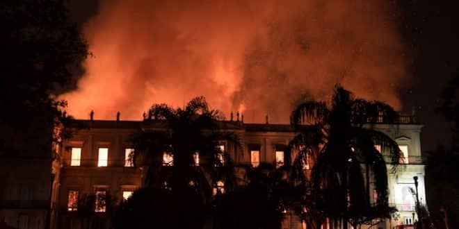 Incêndio destrói o Museu Nacional, a primeira instituição científica da história do país