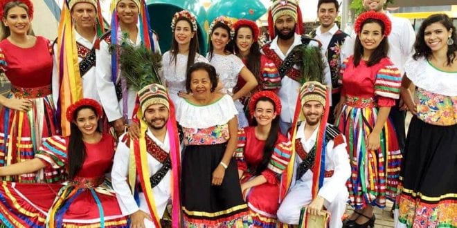 Grupo Folclórico Banzé recebe homenagem da Assembleia de Minas