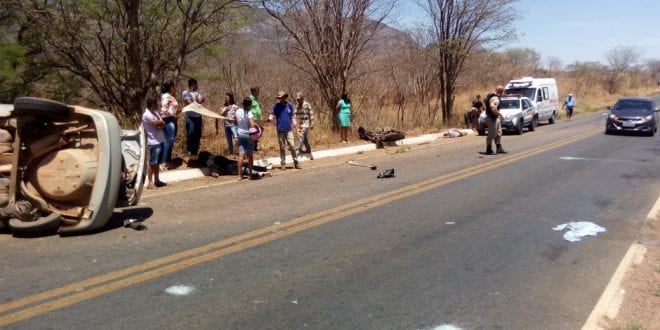 Homem morre após colisão entre moto e carro na MG-122, entre Monte Azul e Mato Verde.